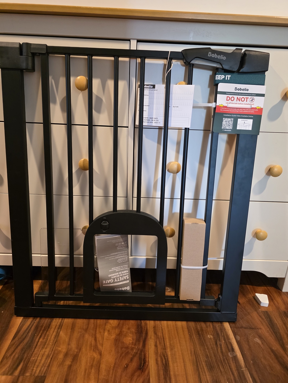 Babelio Matte Black Steel Baby/Pet Gate - NWOT